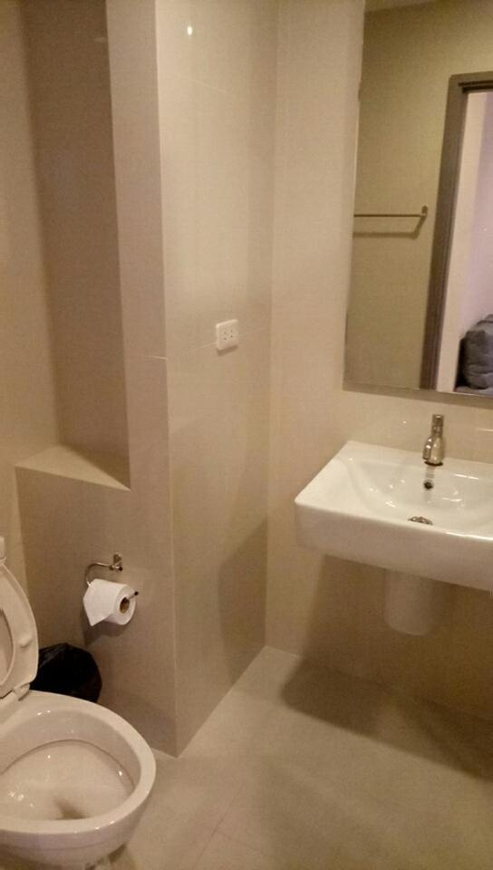 The Base Pattaya By Feng Apartment Luaran gambar