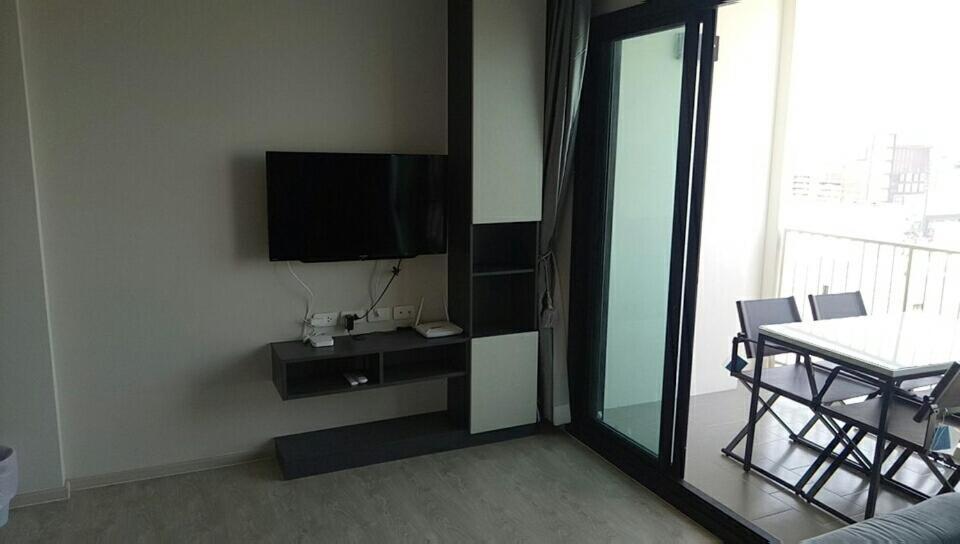 The Base Pattaya By Feng Apartment Luaran gambar