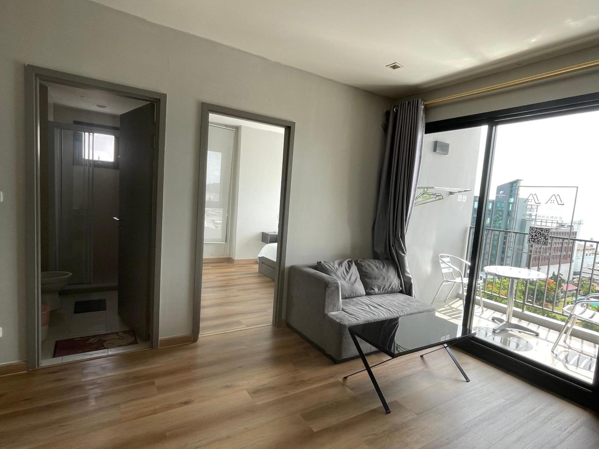 The Base Pattaya By Feng Apartment Luaran gambar