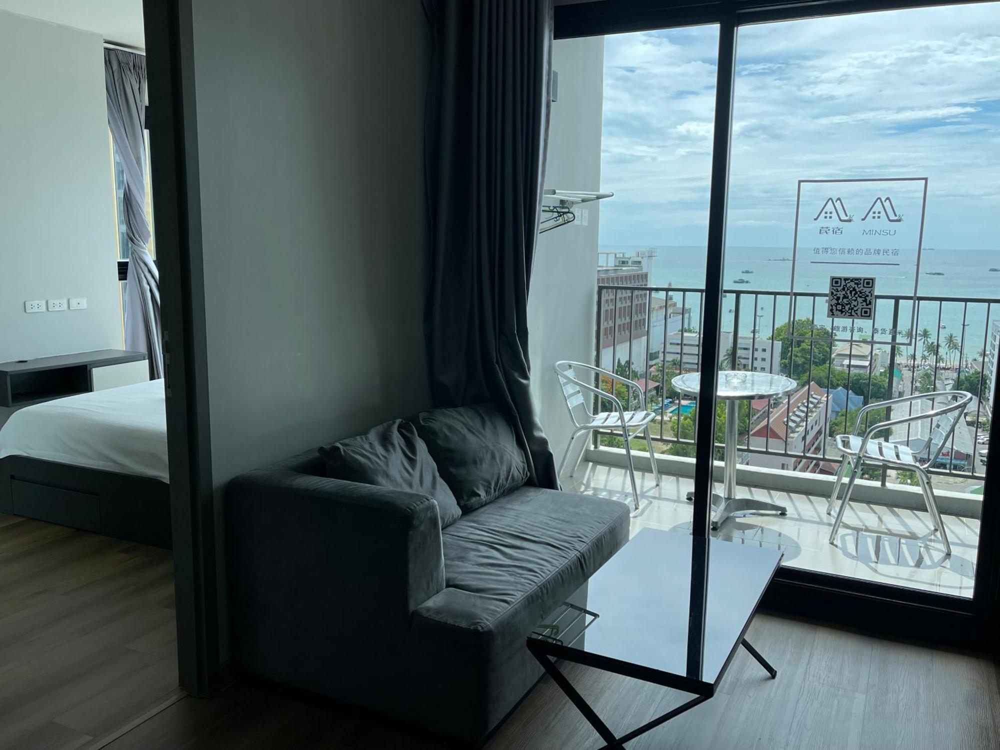 The Base Pattaya By Feng Apartment Luaran gambar