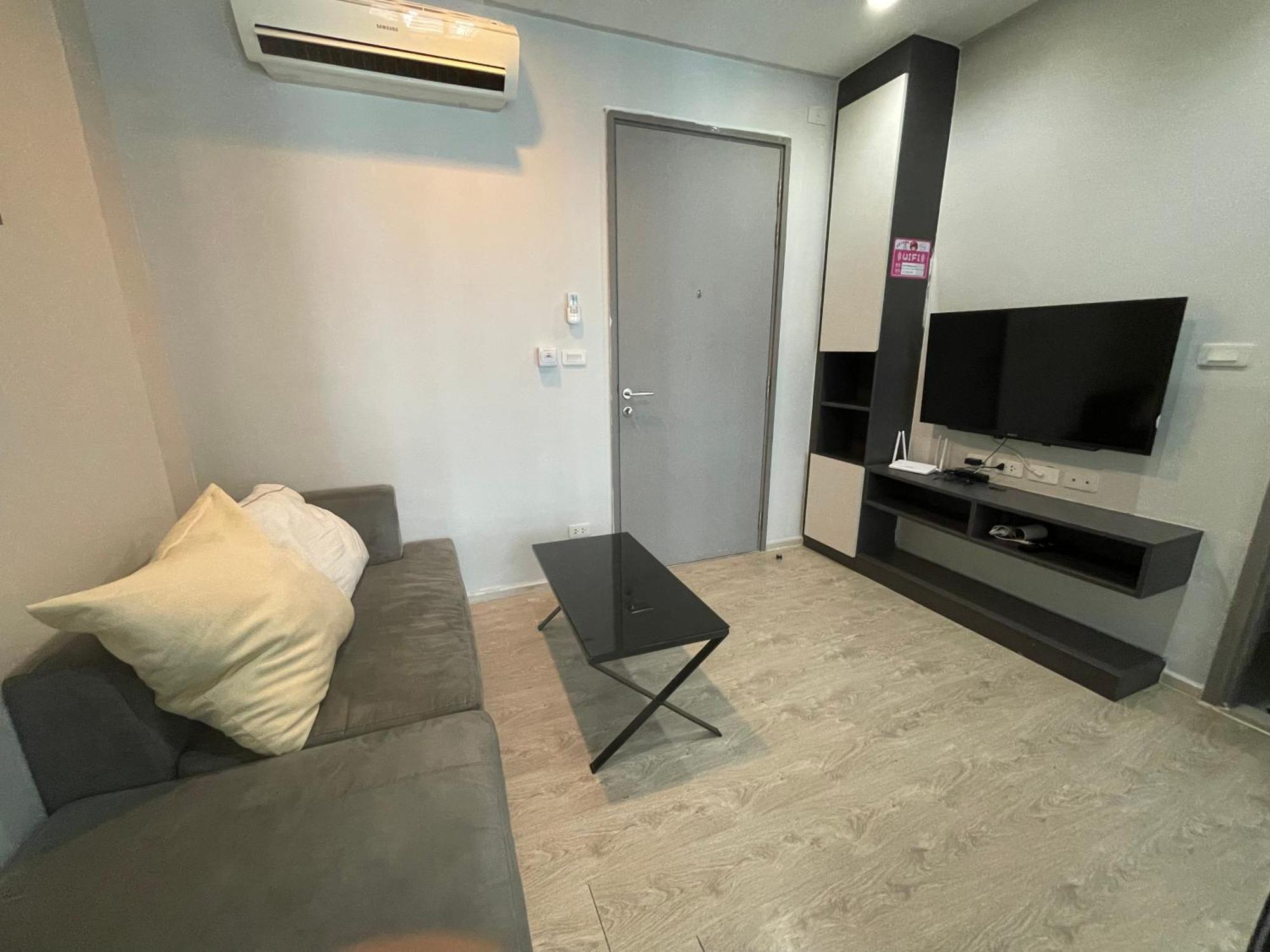 The Base Pattaya By Feng Apartment Luaran gambar