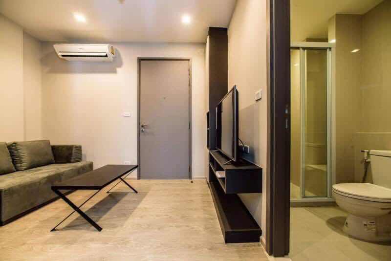 The Base Pattaya By Feng Apartment Luaran gambar
